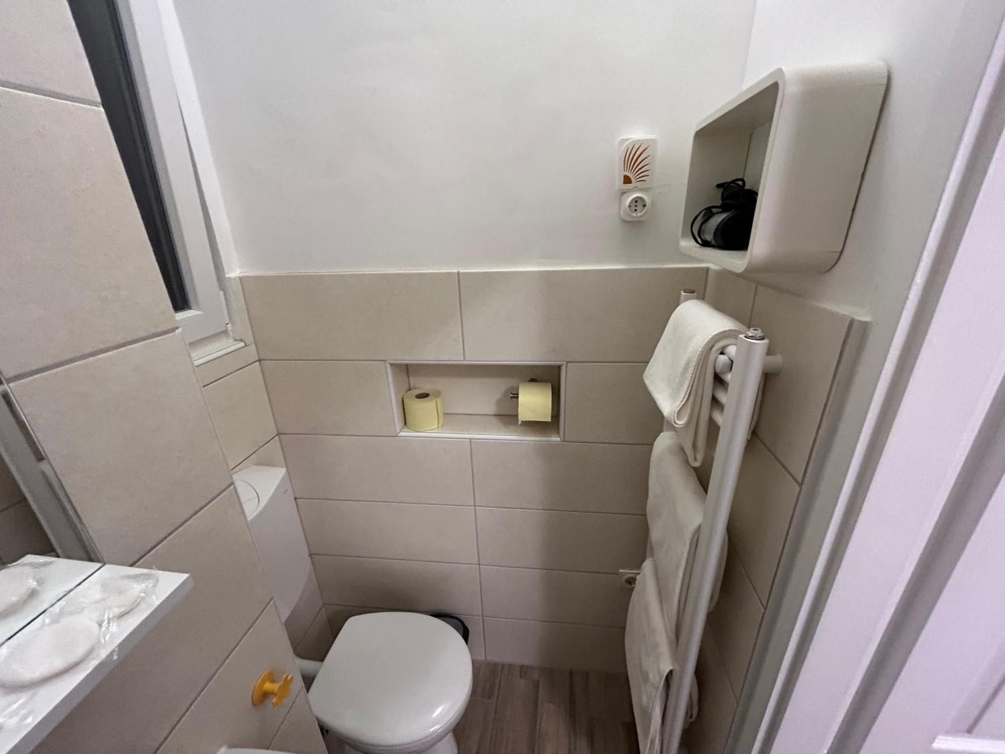 Central Boulevard Apartman บูดาเปสต์ ภายนอก รูปภาพ