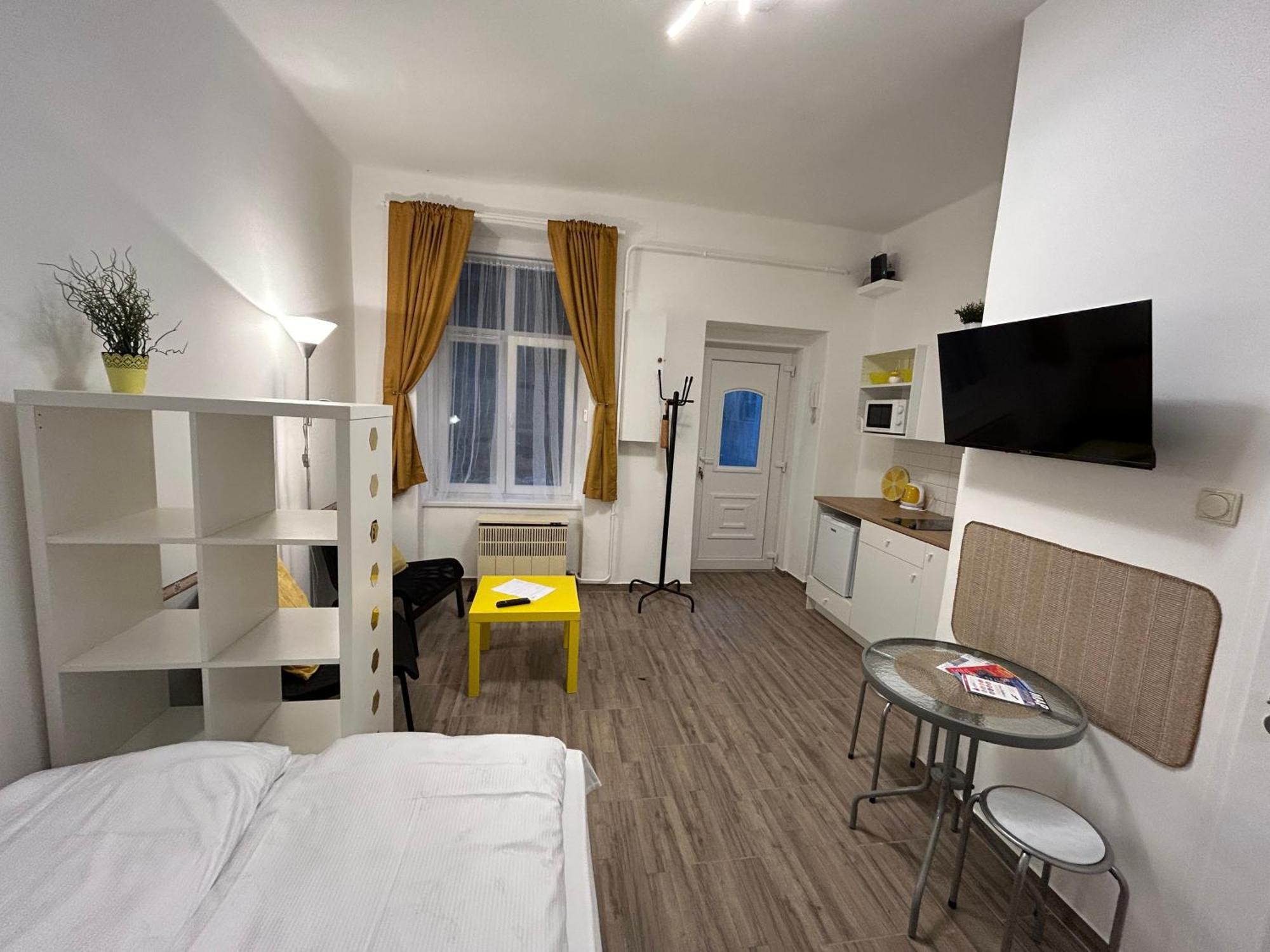 Central Boulevard Apartman บูดาเปสต์ ภายนอก รูปภาพ